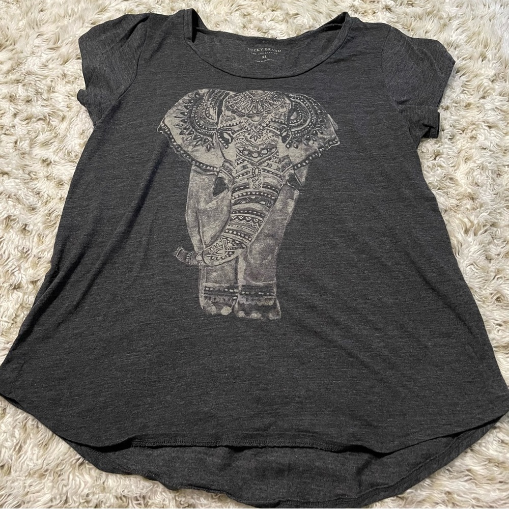 Lucky Brand Women’s Size XL Elephant T Shirt Dark Gray.